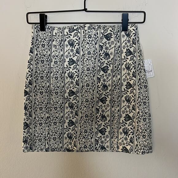 Free People Modern Femme Denim Miniskirt Size 0 - Picture 3 of 8